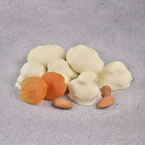 Абрикос с миндалем в белой шоколадной глазури